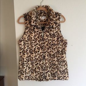 Sport Haley faux leopard vest